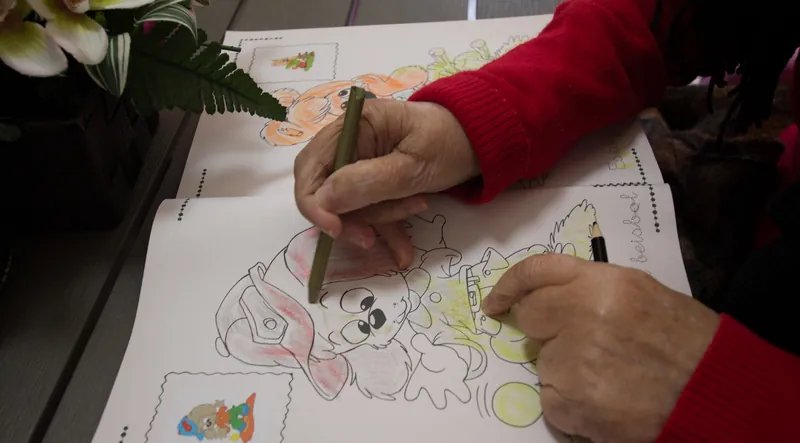 Taller de estimulación y actividades en el centro de mayores Fuente Clara